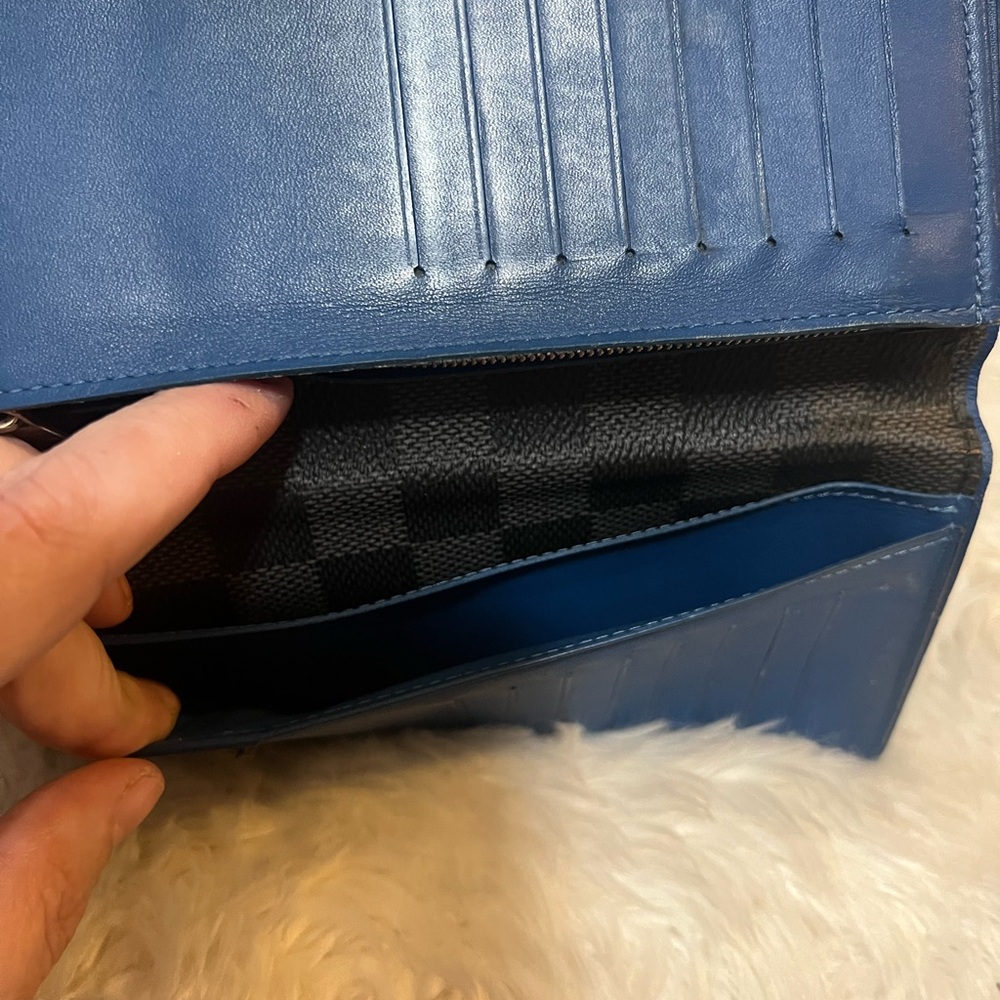 Louis Vuitton Damier Ebene Wallet - Picture 6 of 10